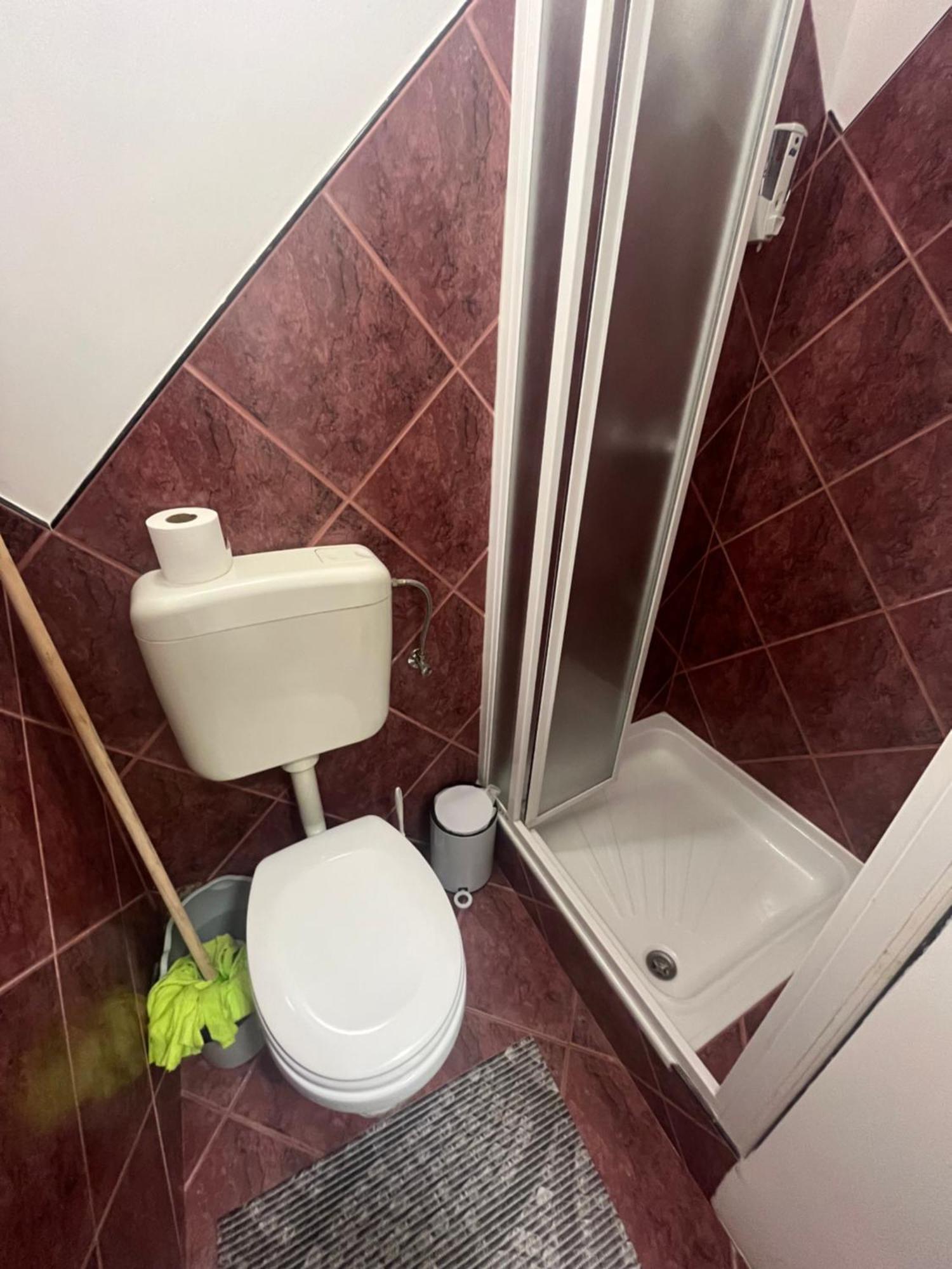 Jobarat Szallashely 塞格德 外观 照片